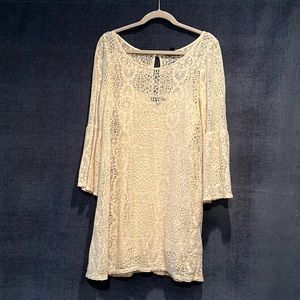 American Eagle Outfitters dress. Color cream. With removable lining. Size Medium